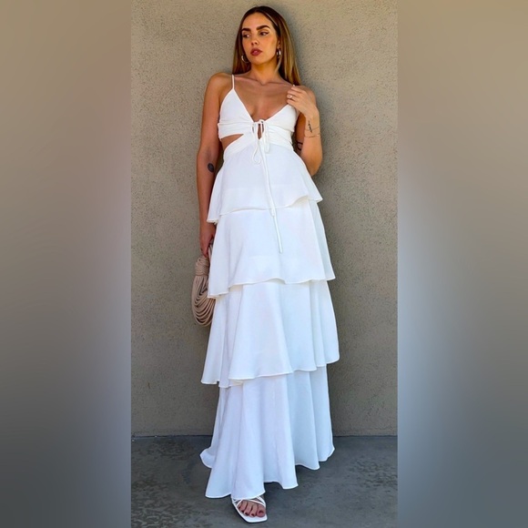 NEW w/TAGS REVOLVE LINE & DOT White Sonia Tiered Maxi Dress Size Large - Picture 1 of 13